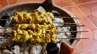 Куриные шашлыки в йогуртовом маринаде с карри