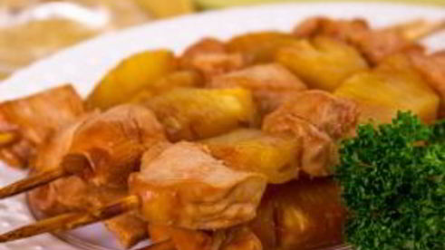 шашлычки домашние с куриным филе и ананасами