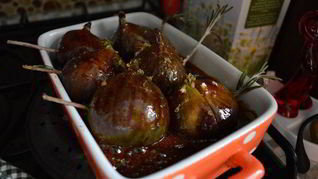 Шашлычки из инжира на розмарине