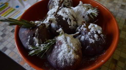 шашлычки из инжира на розмарине