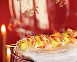 Шашлычки из креветок и ананаса