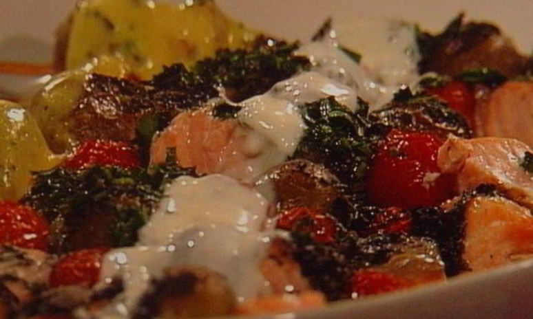 Рецепт шашлычков из лосося с молодой картошкой под чесночным соусом айоли