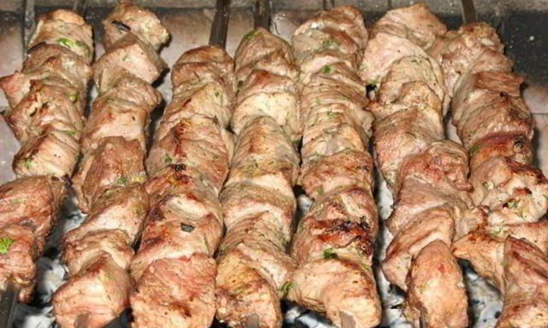 Рецепт шашлыка из говядины с салом