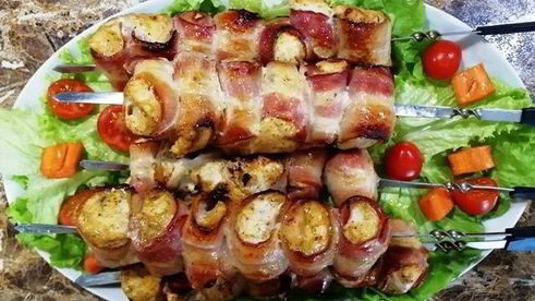 шашлык из индейки в беконе