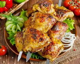 Шашлык из куриных бедрышек в майонезе