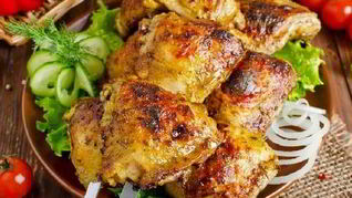 Шашлык из куриных бедрышек в майонезе