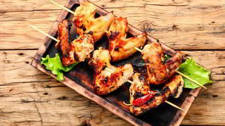 Шашлык из куриных крыльев в остром маринаде