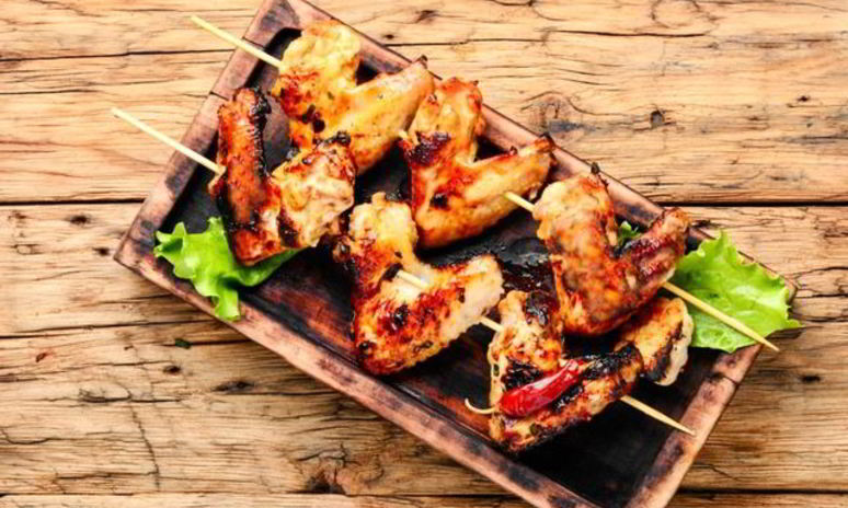 Рецепт шашлыка из куриных крыльев в остром маринаде