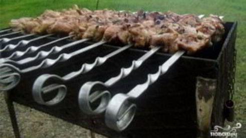 шашлык из свинины в минералке