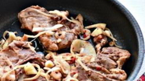 шашлык из телятины на сковороде