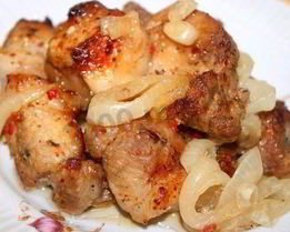 Шашлык в духовке на луковой подушке