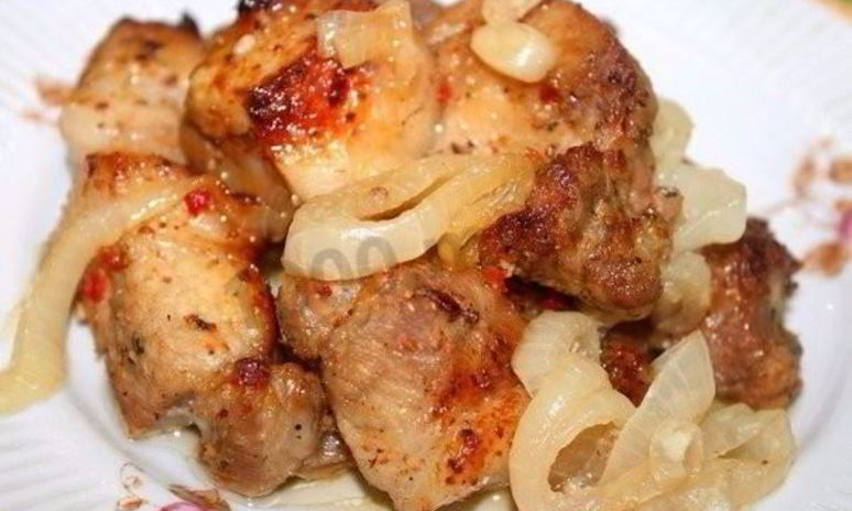 Рецепт шашлыка в духовке на луковой подушке