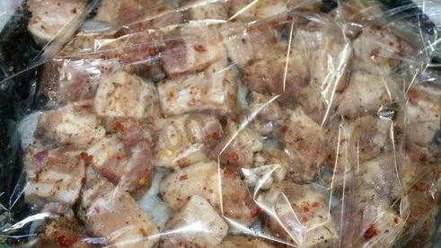 шашлык в духовке на луковой подушке