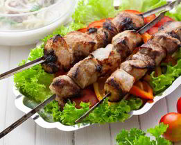 Свиной шашлык в маринаде из кефира и лука