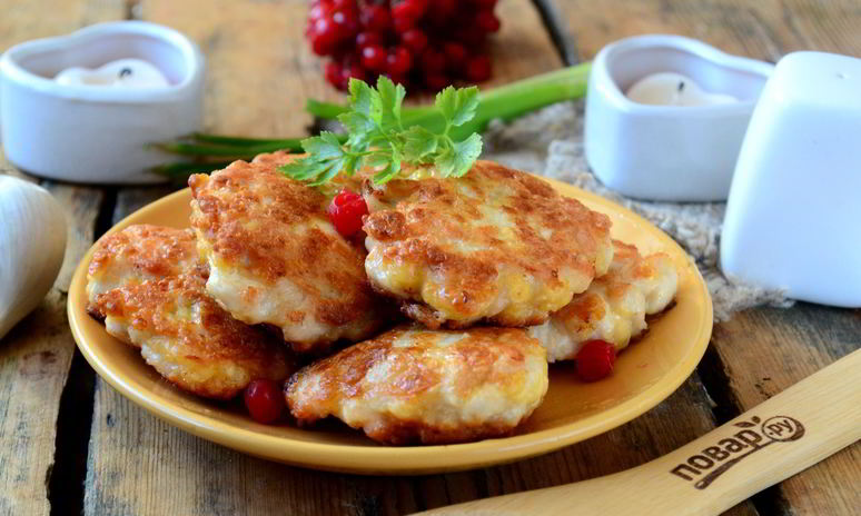 Рецепт рубленых шницелей из курицы с сыром