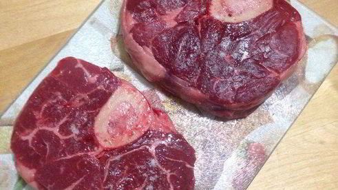 говяжий стейк с гарниром из овощей