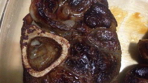 говяжий стейк с гарниром из овощей