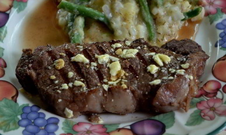 Рецепт говяжьих стейков в винном красном соусе