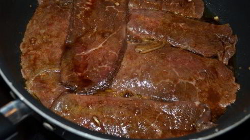 маринованные стейки с луком