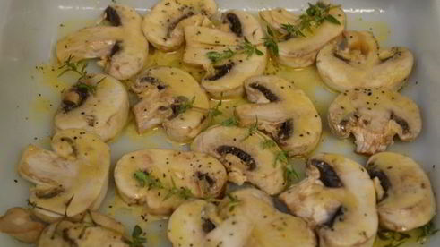 рибай стейк с грибами и луком