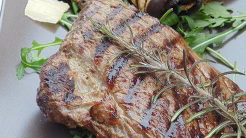 стейк ферентино с овощами на гриле