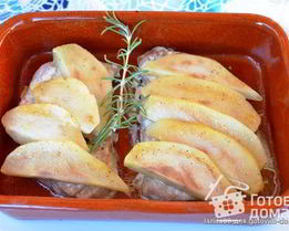 Стейк из тунца с грушей