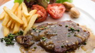 Стейк с горчичным соусом