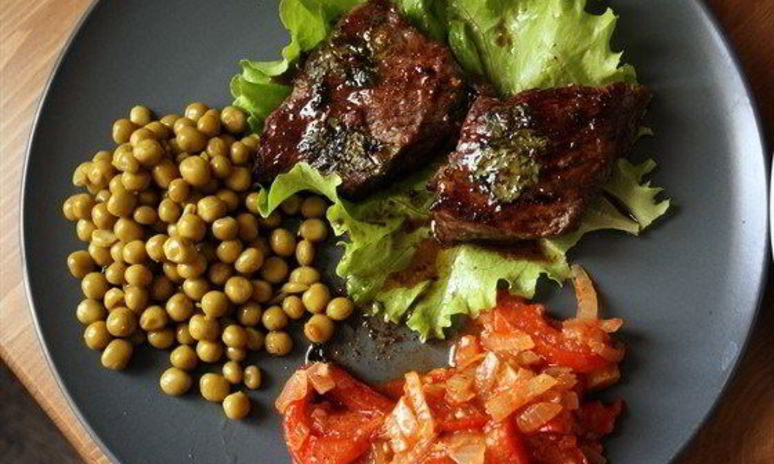 Рецепт стейка с мятой и бальзамическим уксусом