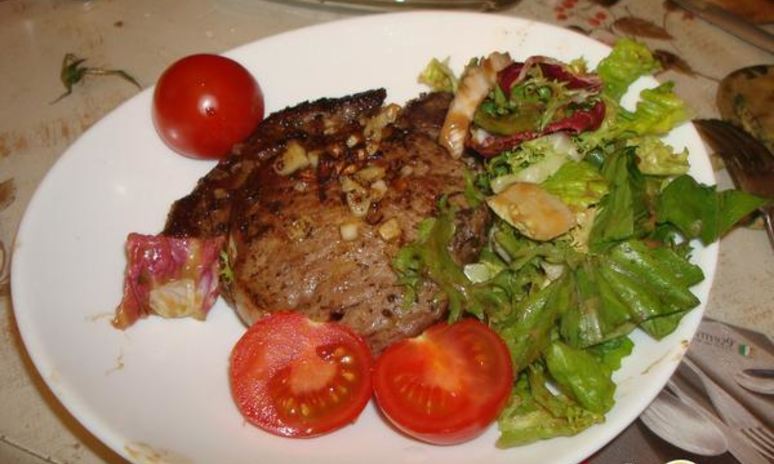 Рецепт стейка с салатом микс