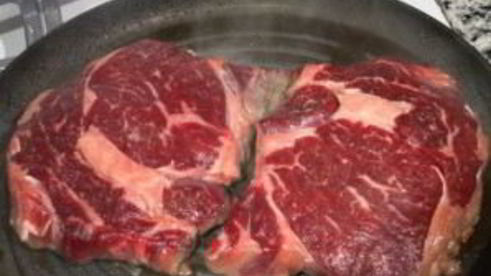 вкусный стейк из говядины