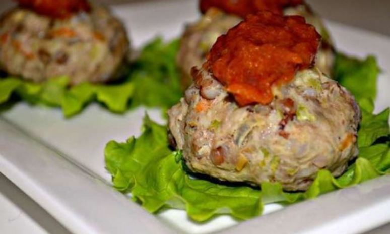 Рецепт паровых тефтелей с гречкой и кабачками