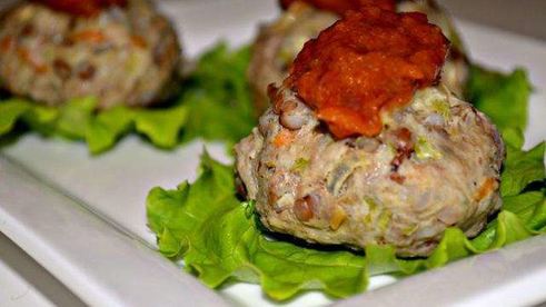 паровые тефтели с гречкой и кабачками