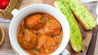 Тефтели с чесночным хлебом