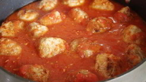 тефтели с чесночным хлебом