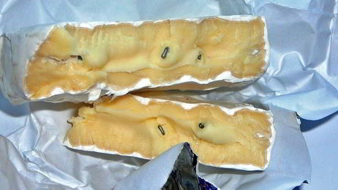 тефтели с сыром и шпинатом, в томатном соусе