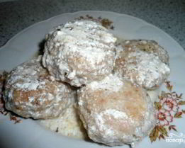 Тефтели со сметанной подливкой