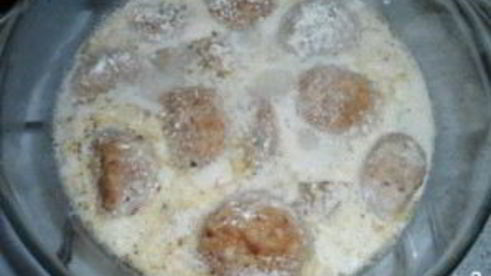 тефтели со сметанной подливкой