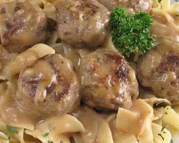 Тефтели в сливочно-грибном соусе