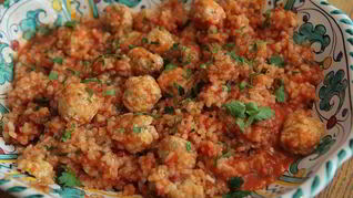 Тефтельки из индейки с рисом и томатным соусом