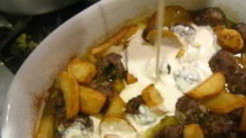 тушеная картошка с тефтелями