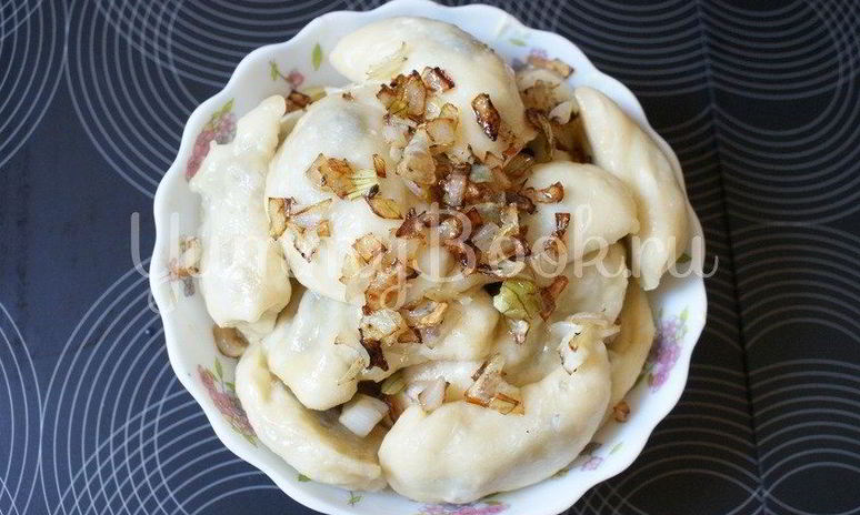 Рецепт вареников с картошкой и грибами в мультиварке на пару