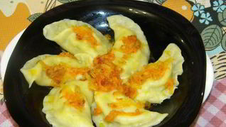 Вареники с яйцом, зеленью и сыром фета