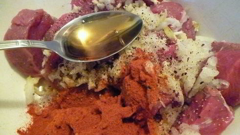 пьяноежаркое из говядины запеченное в горшочке