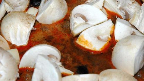 жаркое из говядины с грибами и овощами