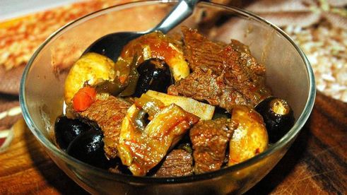 жаркое из говядины с грибами и овощами