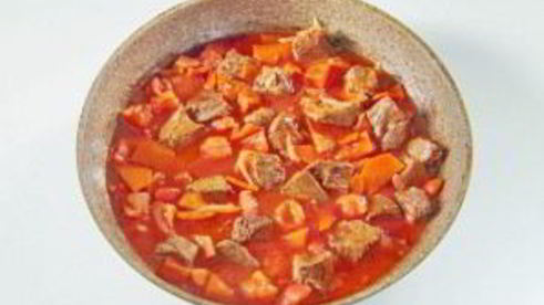 жаркое из говядины с зеленым луком