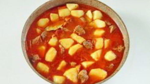 жаркое из говядины с зеленым луком