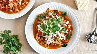 Жаркое из курицы, фасоли и овощей