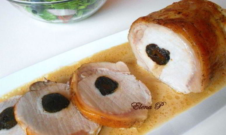 Рецепт жаркого из свинины с черносливом в соусе из вина и сливок