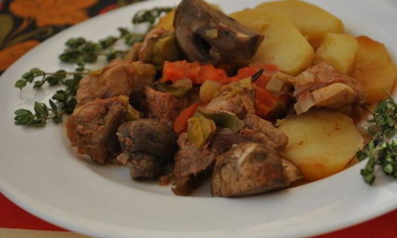 Рецепт жаркого с мясом и картофелем по-новому